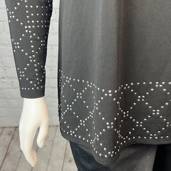 Belldini Black & Silver Studded Long Sleeve Top Plus Size 1X - Picture 6 of 6
